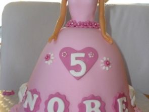 Gedecoreerde taart voor Nore (5 jaar)